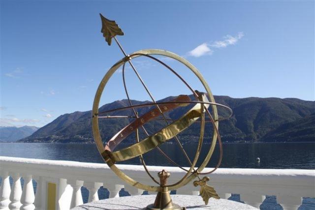 Holiday Hotel Yachtsport Resort Lago Maggiore Брисаго Екстериор снимка