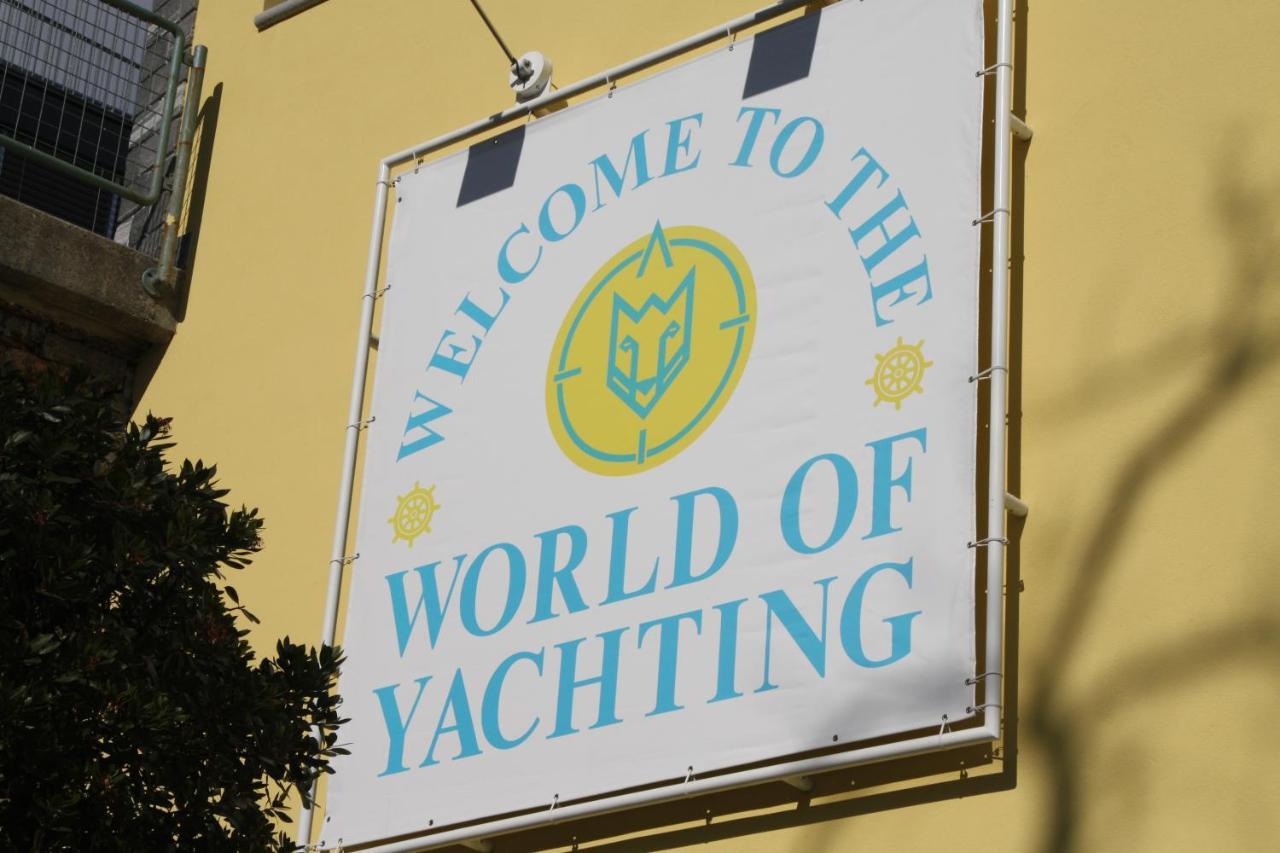 Holiday Hotel Yachtsport Resort Lago Maggiore Брисаго Екстериор снимка