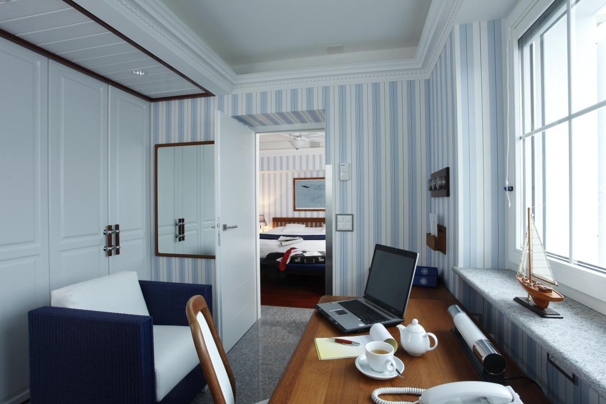 Holiday Hotel Yachtsport Resort Lago Maggiore Брисаго Екстериор снимка